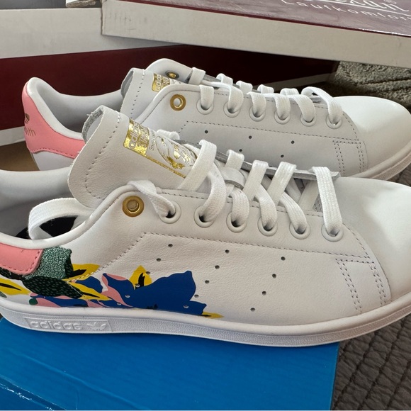 Adidas Stan Smith Floral Sneakers - Picture 8 of 9